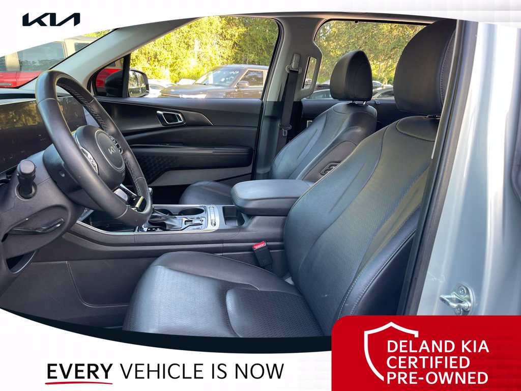 Used 2025 Kia Carnival Van