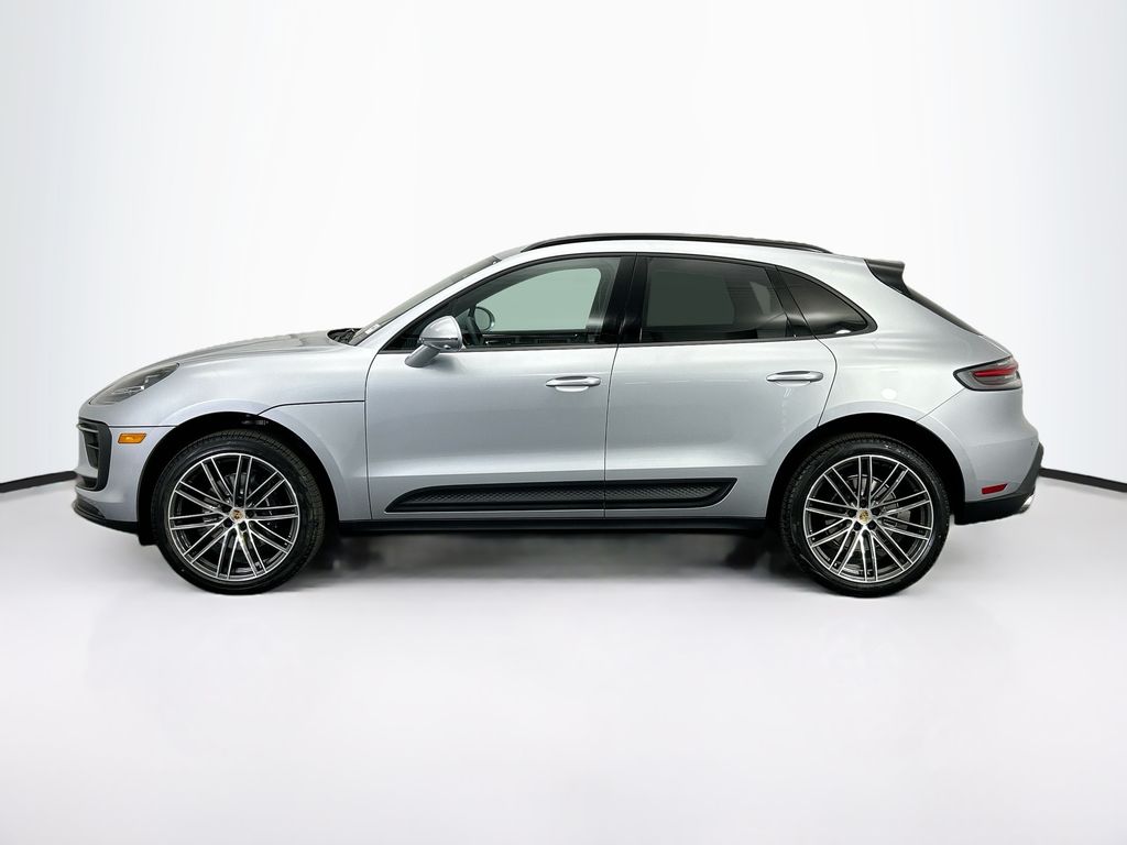 Thumbnail: 2026 Porsche Macan - 2