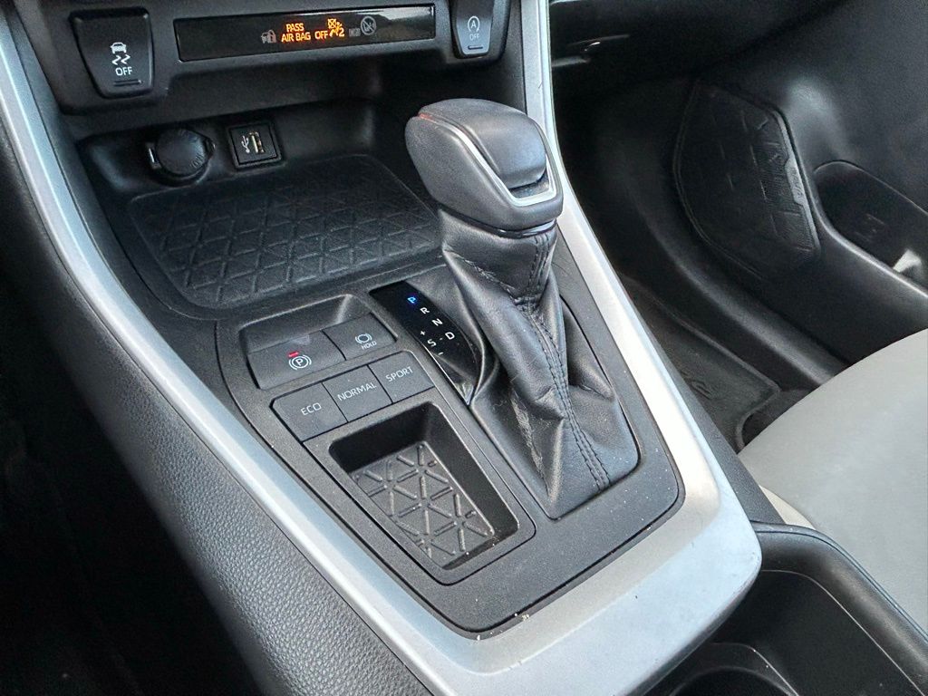 Thumbnail: 2023 Toyota RAV4 - 27