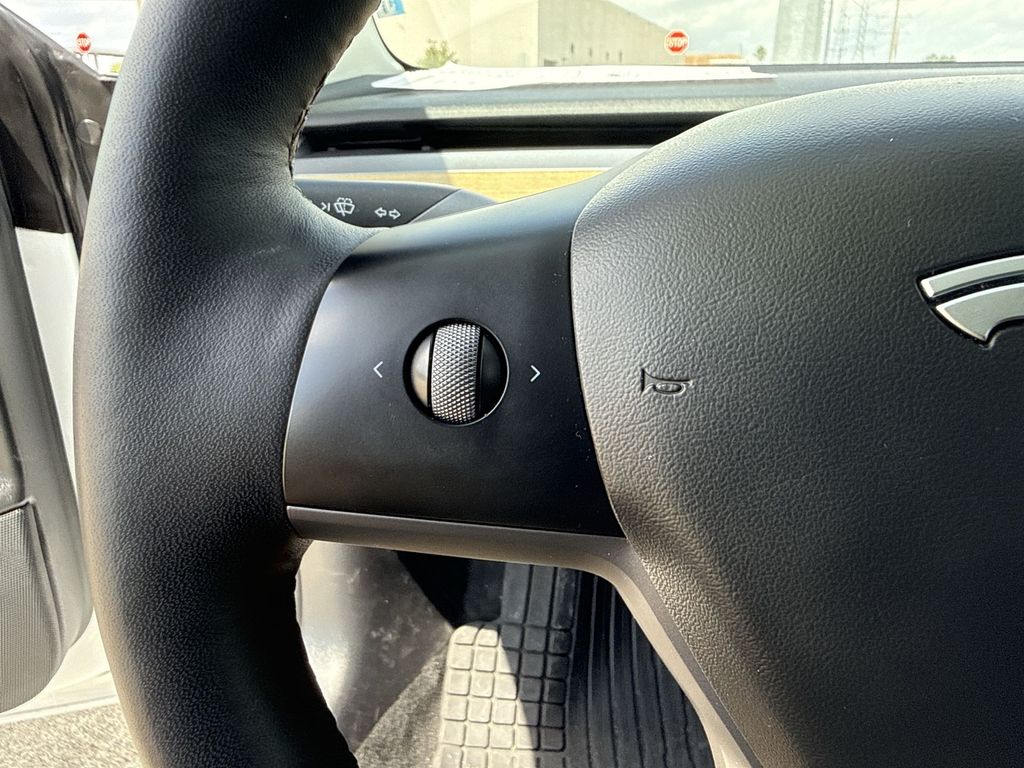 Thumbnail: 2022 Tesla Model 3 - 25