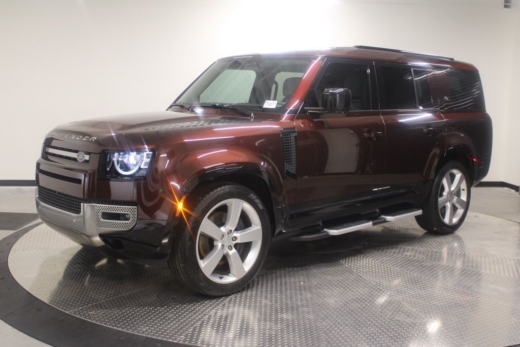 2023 Land Rover Defender 130 SE AWD