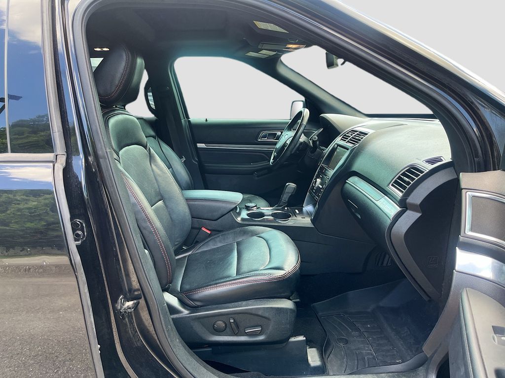 2019 Ford Explorer Sport Black at Autostrade
