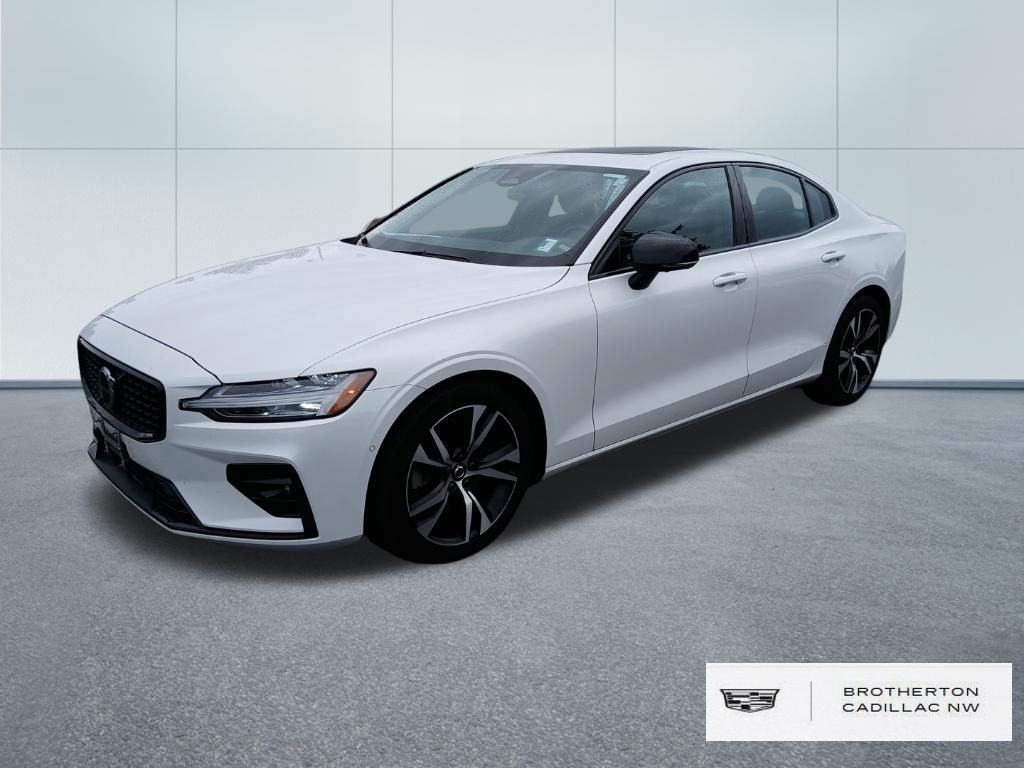 2024 Volvo S60 B5 Plus Dark Theme FWD