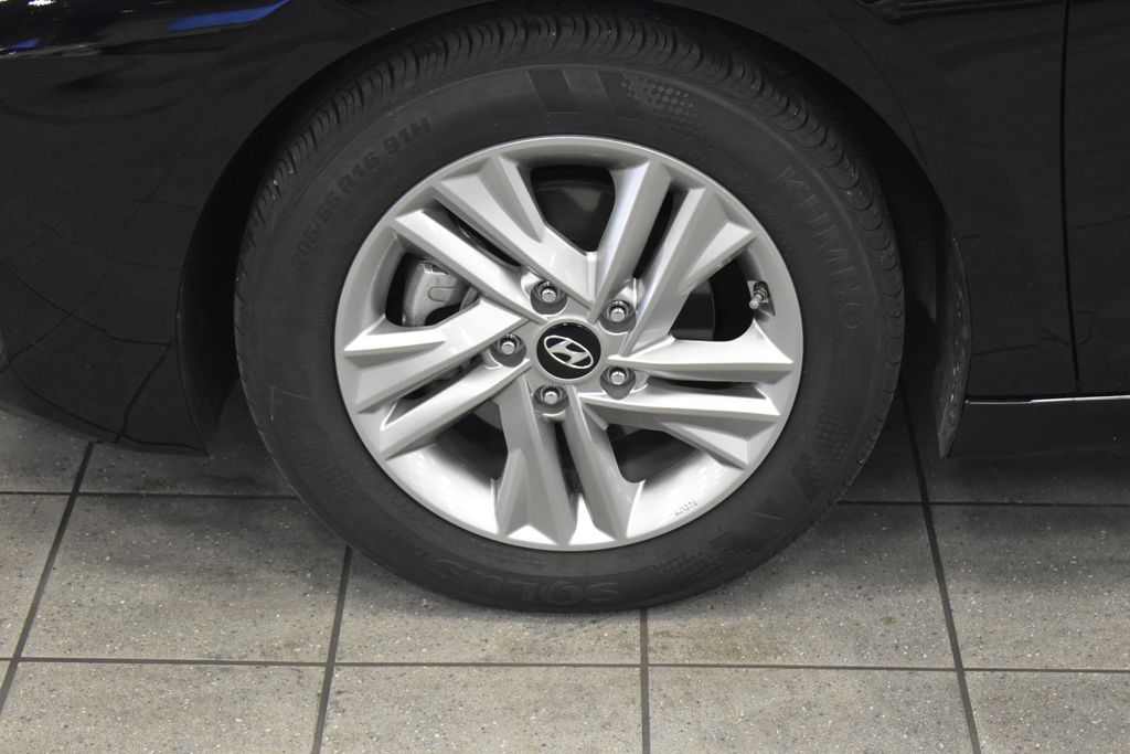 2019 Hyundai Elantra SEL 12