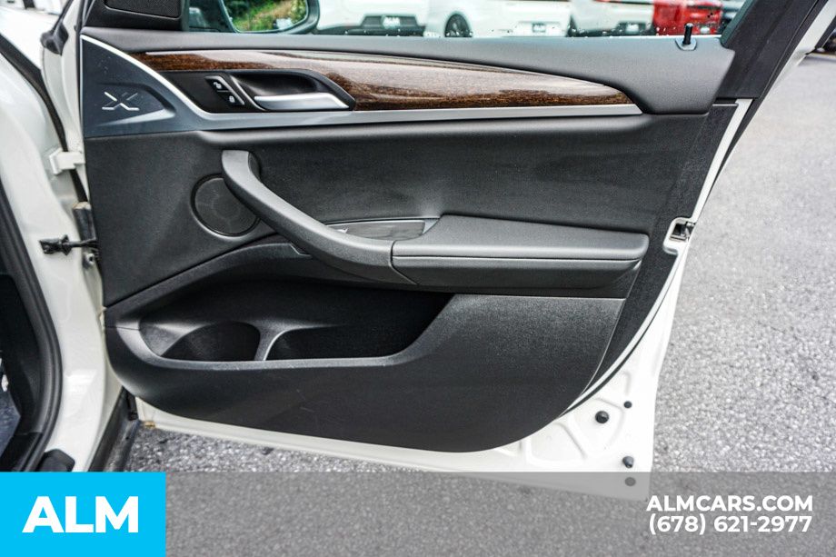 Used 2025 White BMW xDrive30i image 53