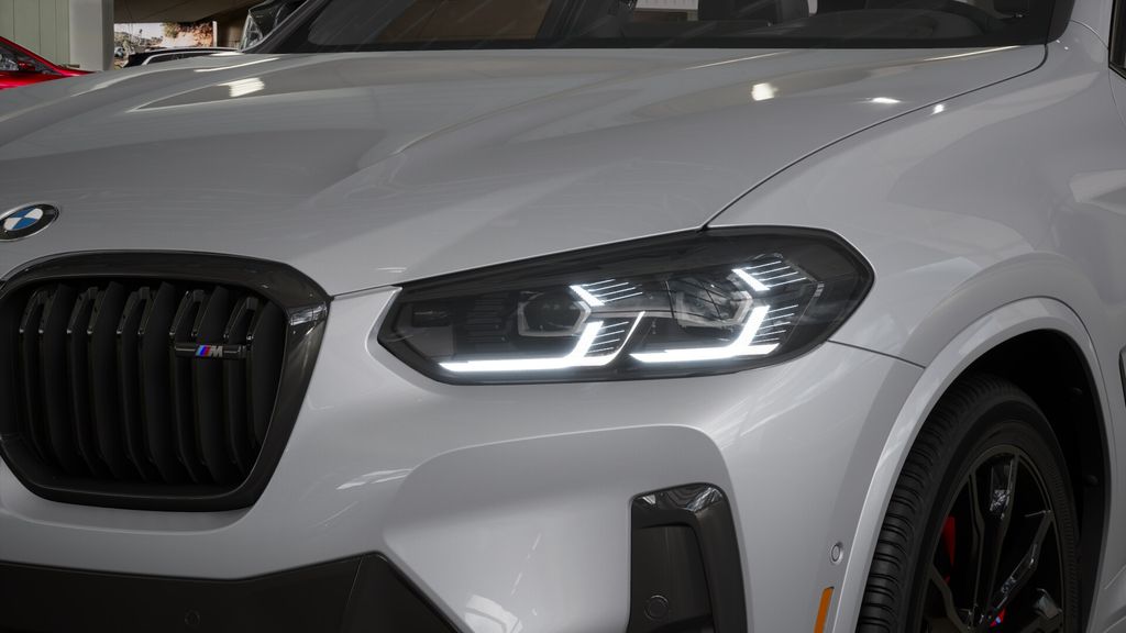 Thumbnail: 2025 BMW X4 - 32