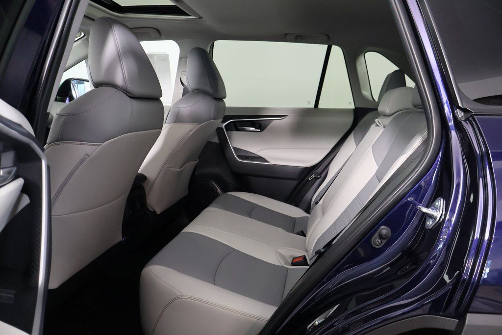 Thumbnail: 2025 Toyota RAV4 - 11