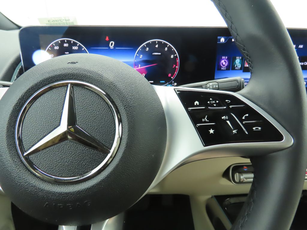 2025 Mercedes-Benz GLB 250 12
