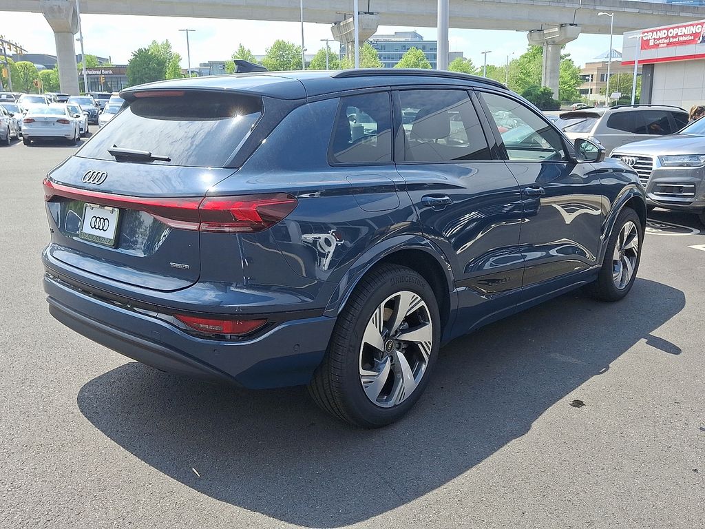 2025 Audi e-tron Premium 3