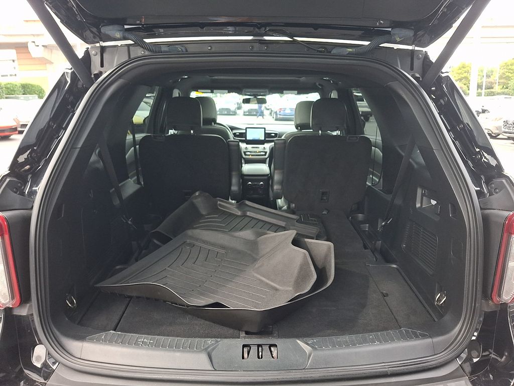 Thumbnail: 2021 Ford Explorer - 28