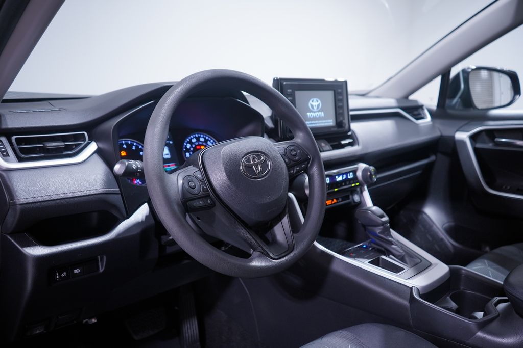 Thumbnail: 2020 Toyota RAV4 - 6
