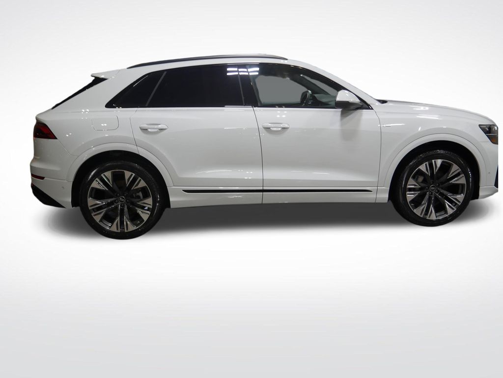 Thumbnail: 2026 Audi Q8 - 6