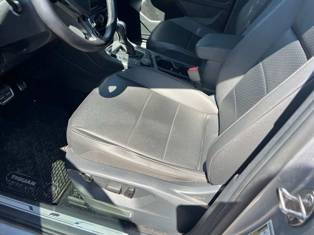 Thumbnail: 2020 Volkswagen Tiguan - 5