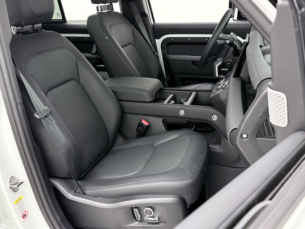 Thumbnail: 2024 Land Rover Defender - 22