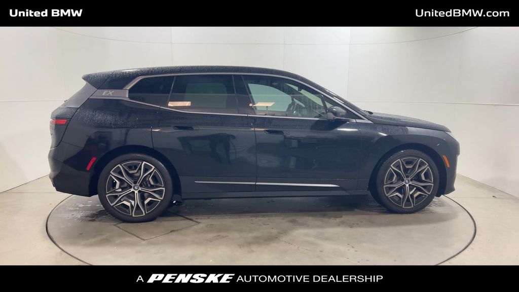 2022 BMW iX xDrive50 9