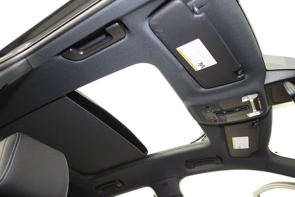 Thumbnail: 2025 Audi Q3 - 18