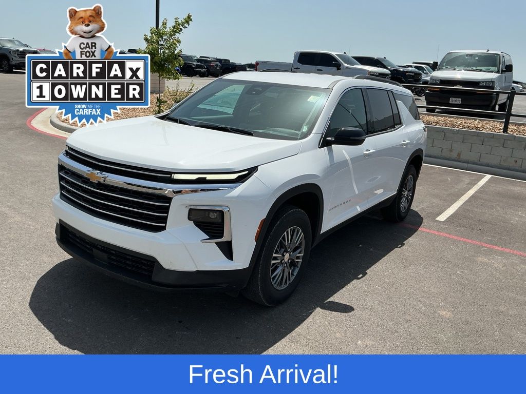 Summit White 2026 Chevrolet Traverse SUV / Crossover Four-Wheel Drive 8-Speed Automatic