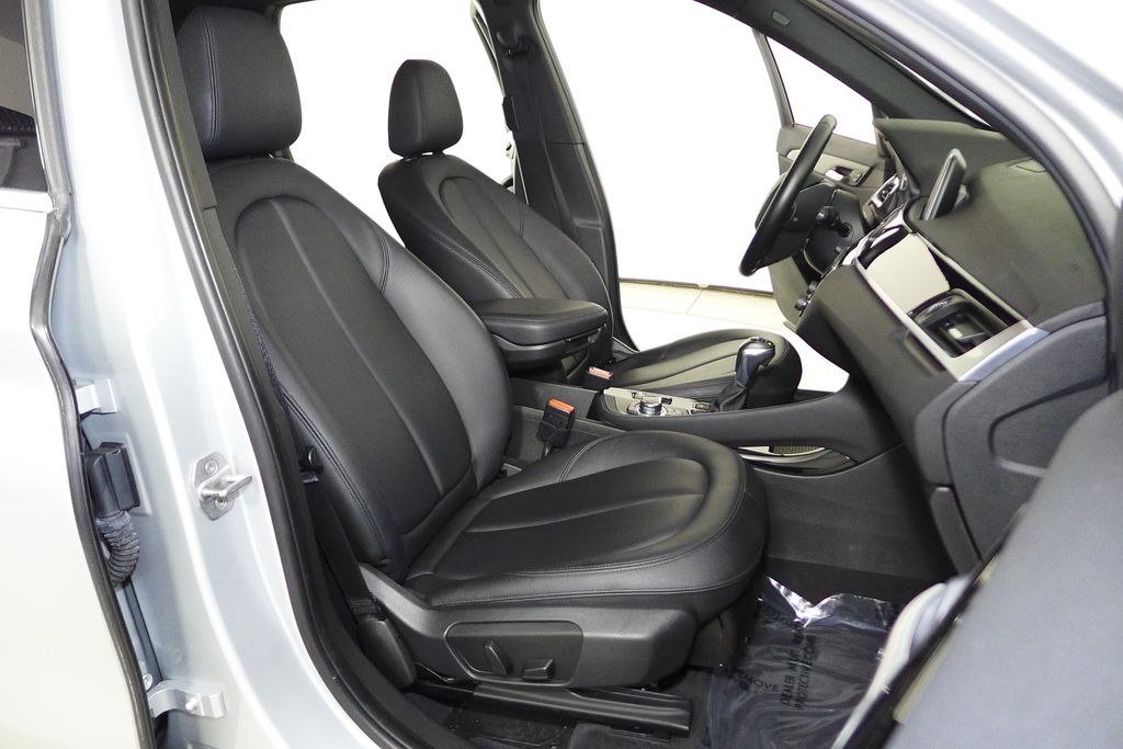 Thumbnail: 2016 BMW X1 - 18
