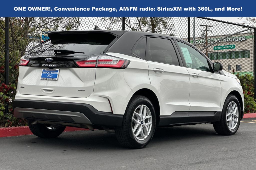 2022 Ford Edge SEL photo