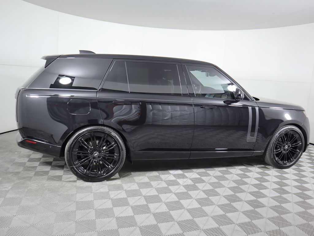Thumbnail: 2025 Land Rover Range Rover - 4
