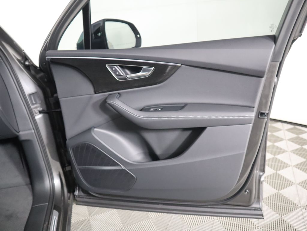 Thumbnail: 2026 Audi Q7 - 28