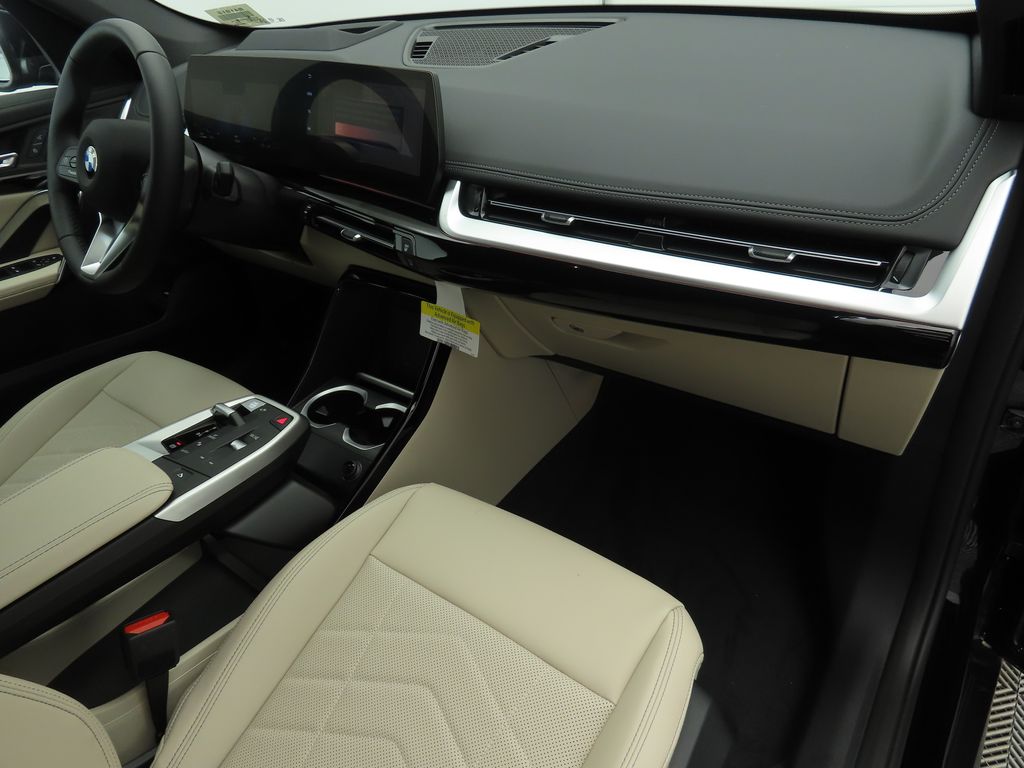 Thumbnail: 2025 BMW X1 - 17