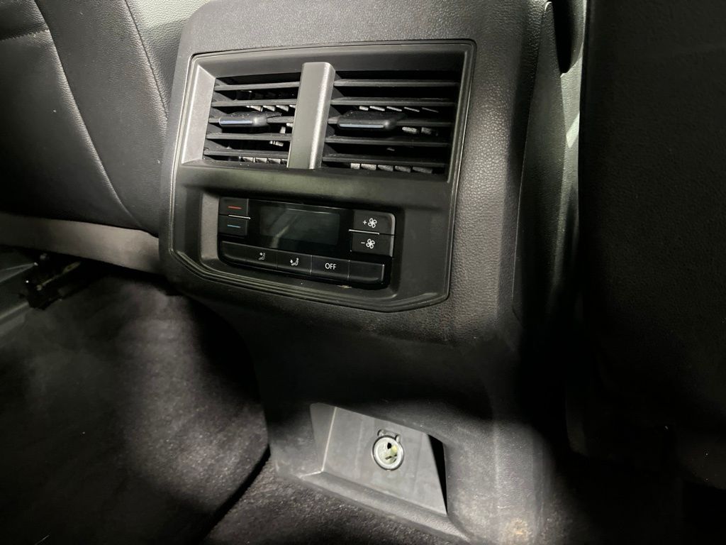 Thumbnail: 2022 Volkswagen Atlas - 16