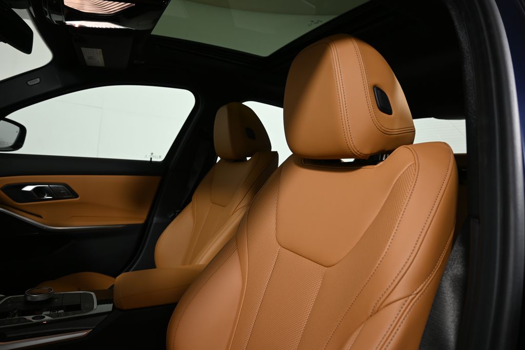 Thumbnail: 2026 BMW 3 Series - 16