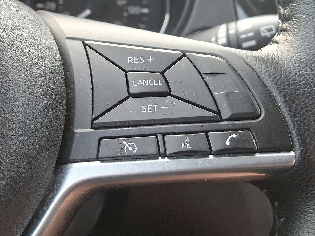2022 Nissan Rogue Sport SV 21