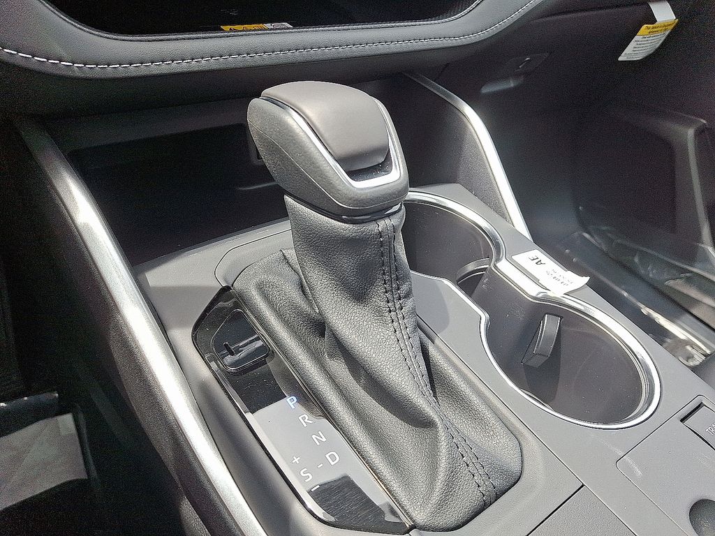 2025 Toyota Highlander XLE 9