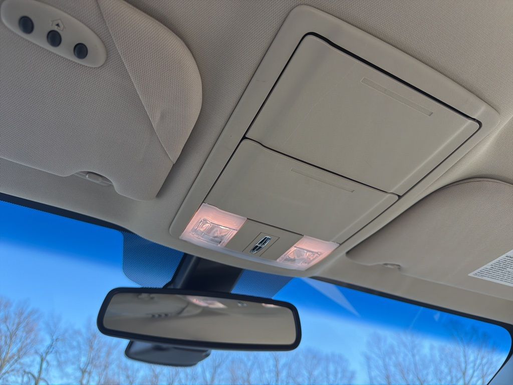 Thumbnail: 2015 Lincoln MKS - 13