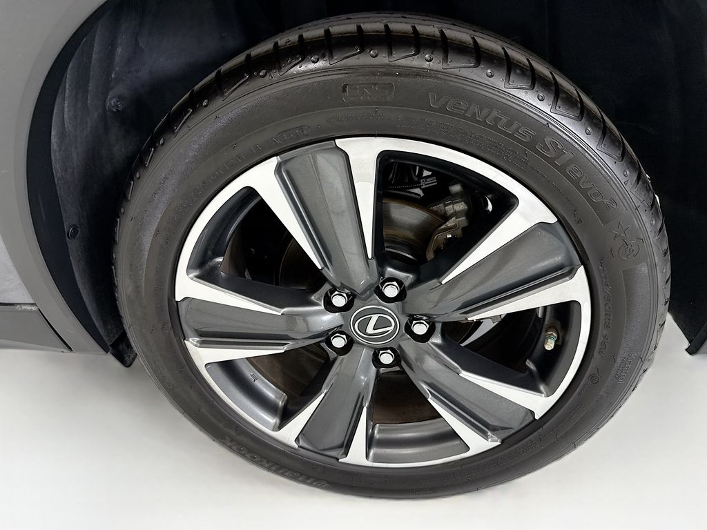 Thumbnail: 2019 Lexus UX - 29