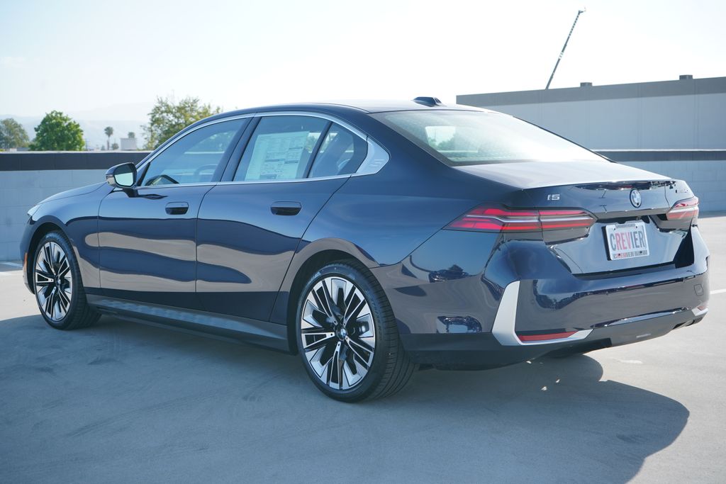 Thumbnail: 2026 BMW i5 - 7