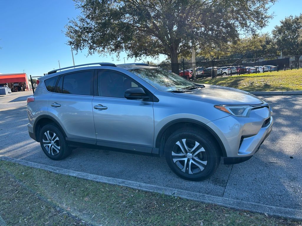 Thumbnail: 2018 Toyota RAV4 - 7