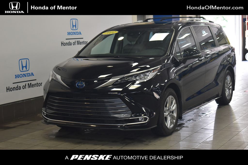 Thumbnail: 2022 Toyota Sienna - 1