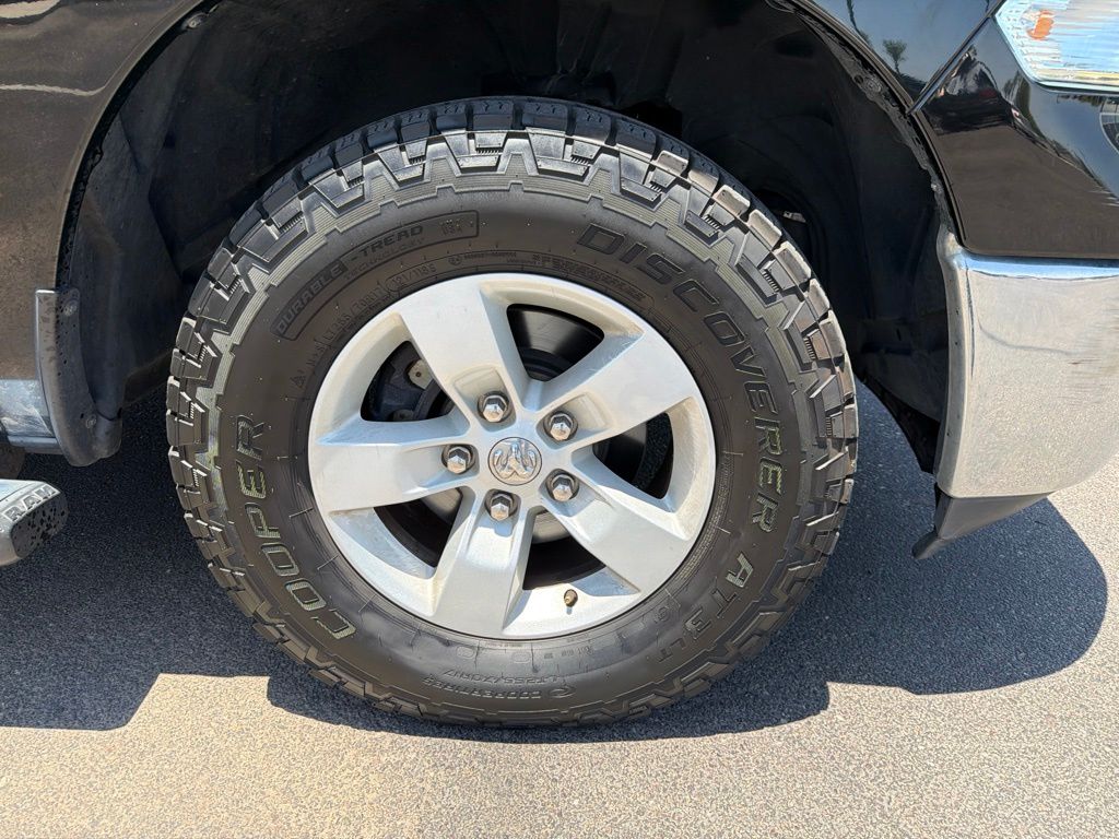 Thumbnail: 2019 RAM 1500 Classic - 11