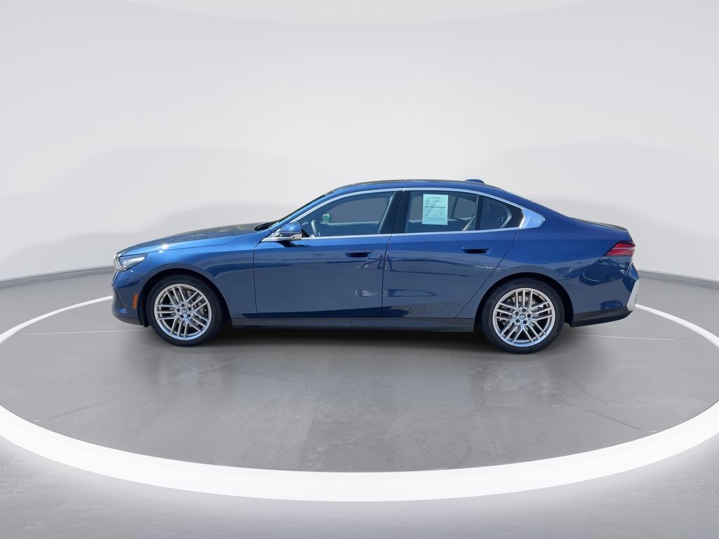 Thumbnail: 2025 BMW 5 Series - 5