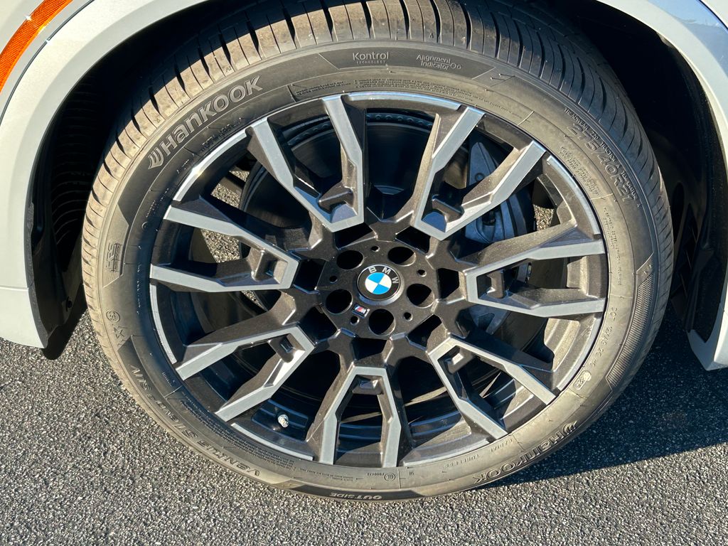 Thumbnail: 2026 BMW X5 - 9