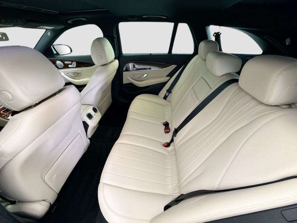 Thumbnail: 2019 Mercedes-Benz E-Class - 20