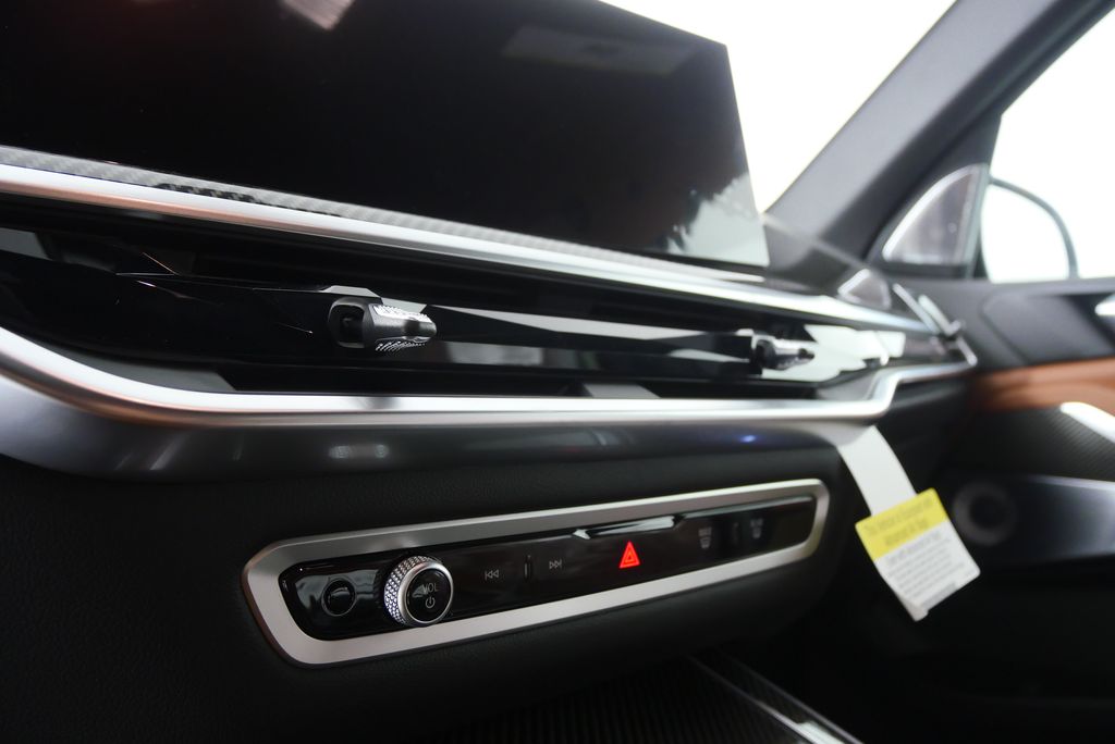 Thumbnail: 2026 BMW X5 - 22