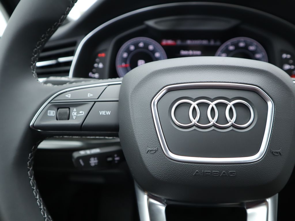 2025 Audi Q7  12