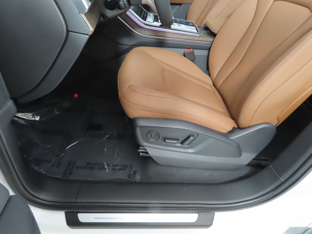 Thumbnail: 2025 Audi Q7 - 32