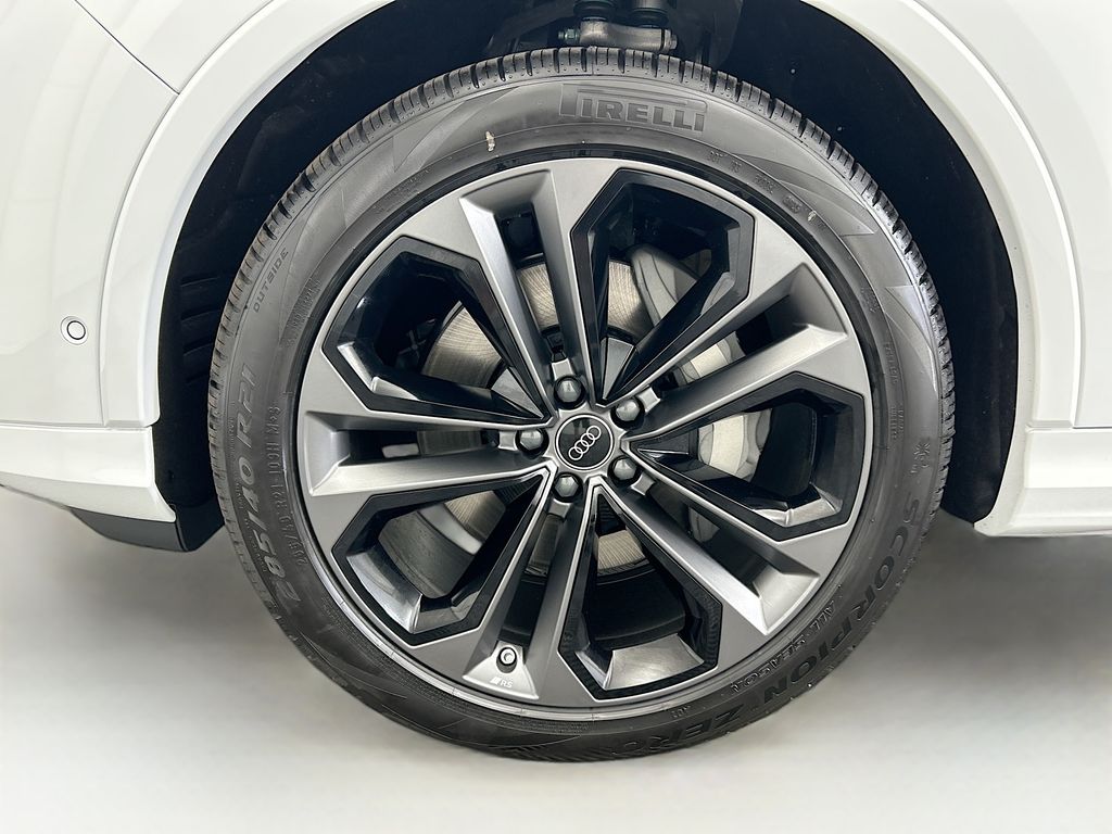 Thumbnail: 2026 Audi Q7 - 30