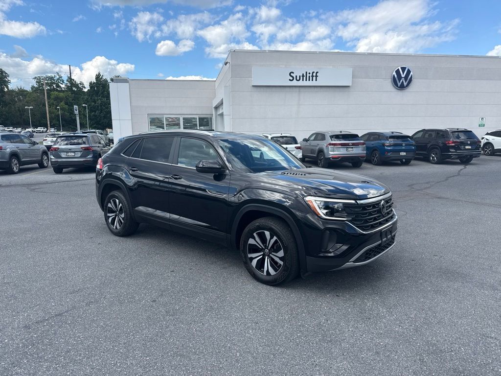 2024 Volkswagen Atlas Cross Sport 2.0T SE Black at Subaru and VW of Moon Township