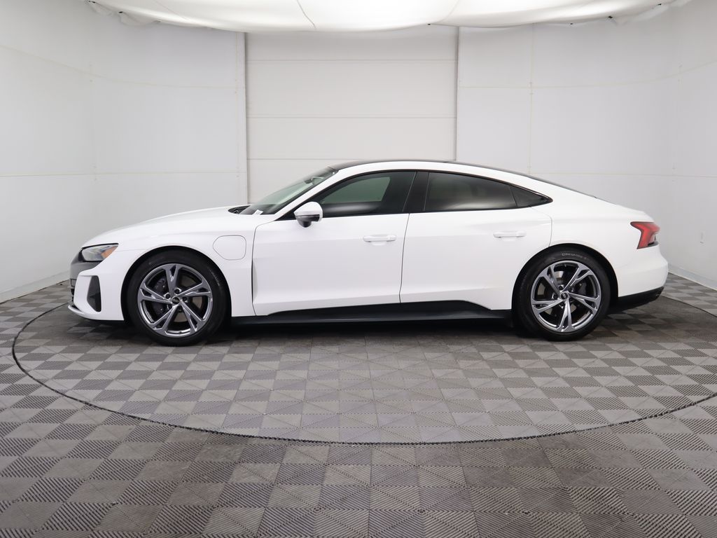 2022 Audi e-tron GT Premium Plus 8