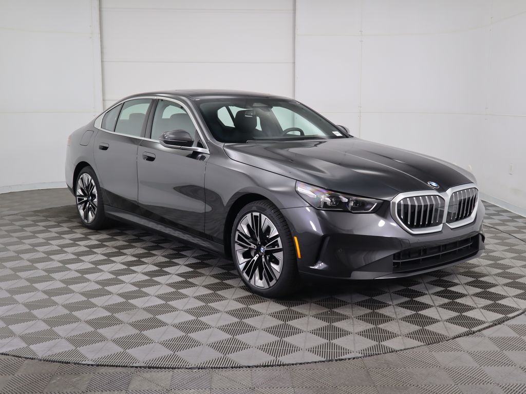 Thumbnail: 2025 BMW 5 Series - 4