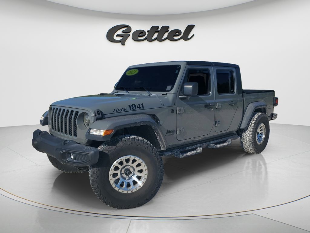 Gray Clearcoat 2021 Jeep Gladiator Pickup Truck Four-Wheel Drive 8-Speed Automatic