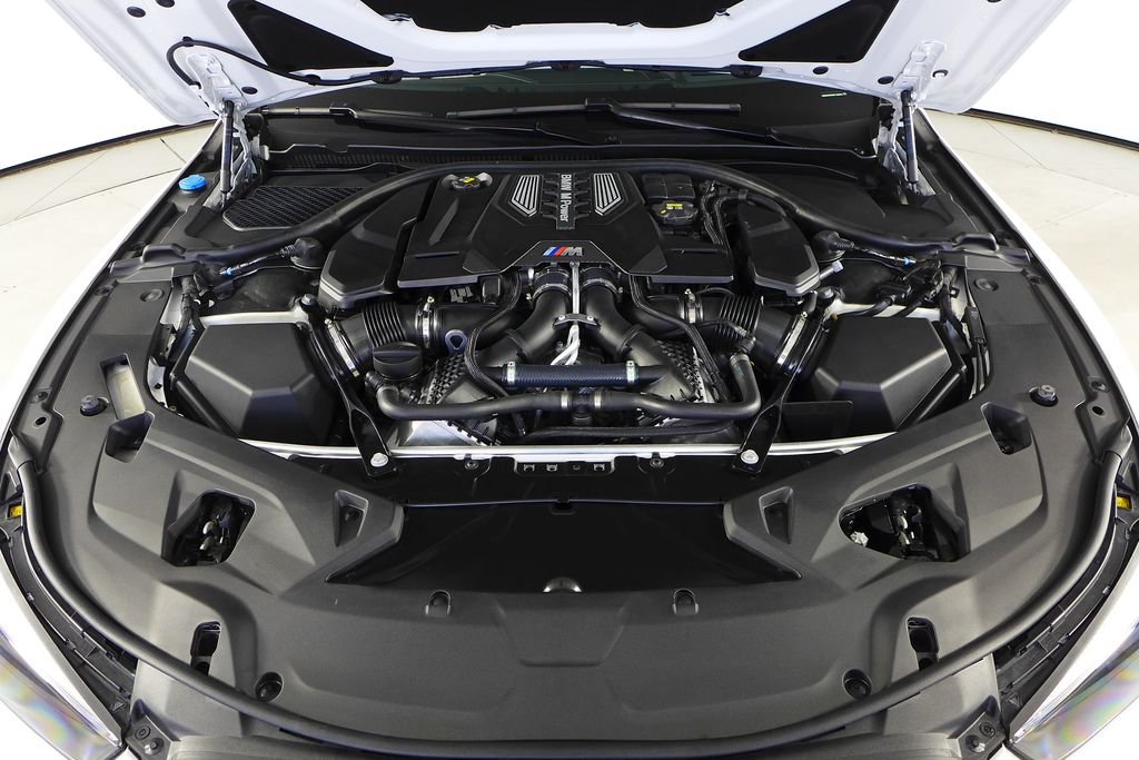 2022 BMW M8 Competition 7