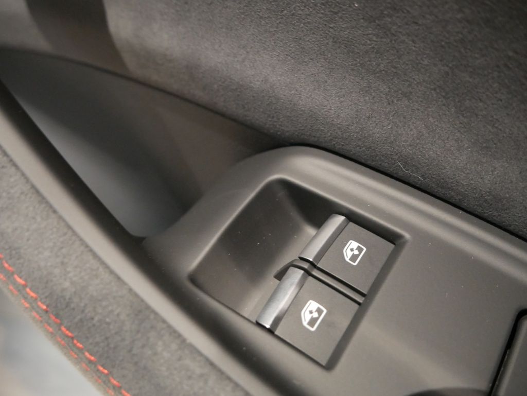 Thumbnail: 2026 Audi RS Q8 - 29