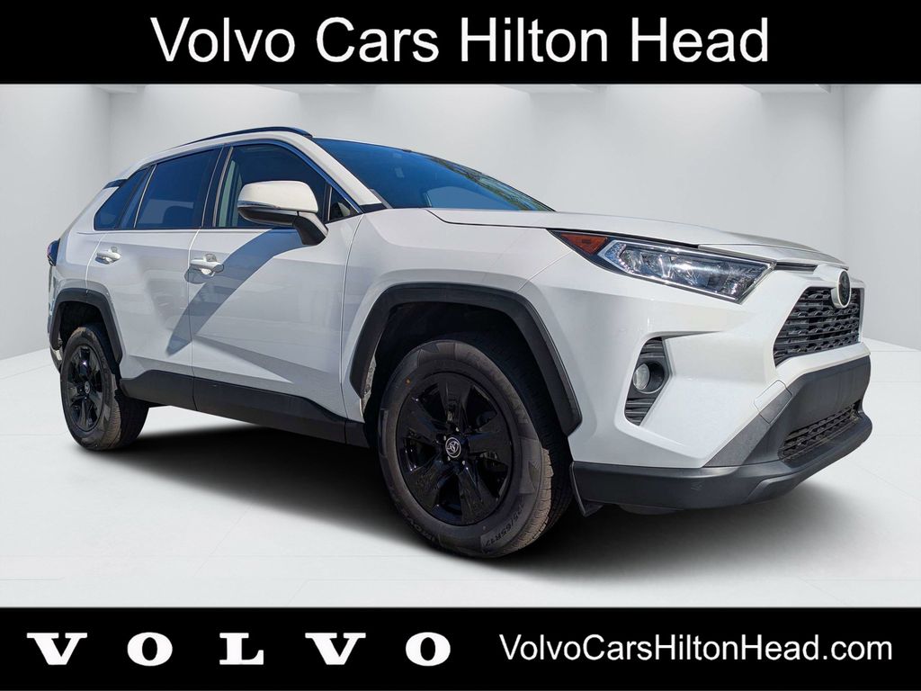 Super White 2019 Toyota RAV4 XLE FWD SUV / Crossover Front-Wheel Drive 8-Speed Automatic